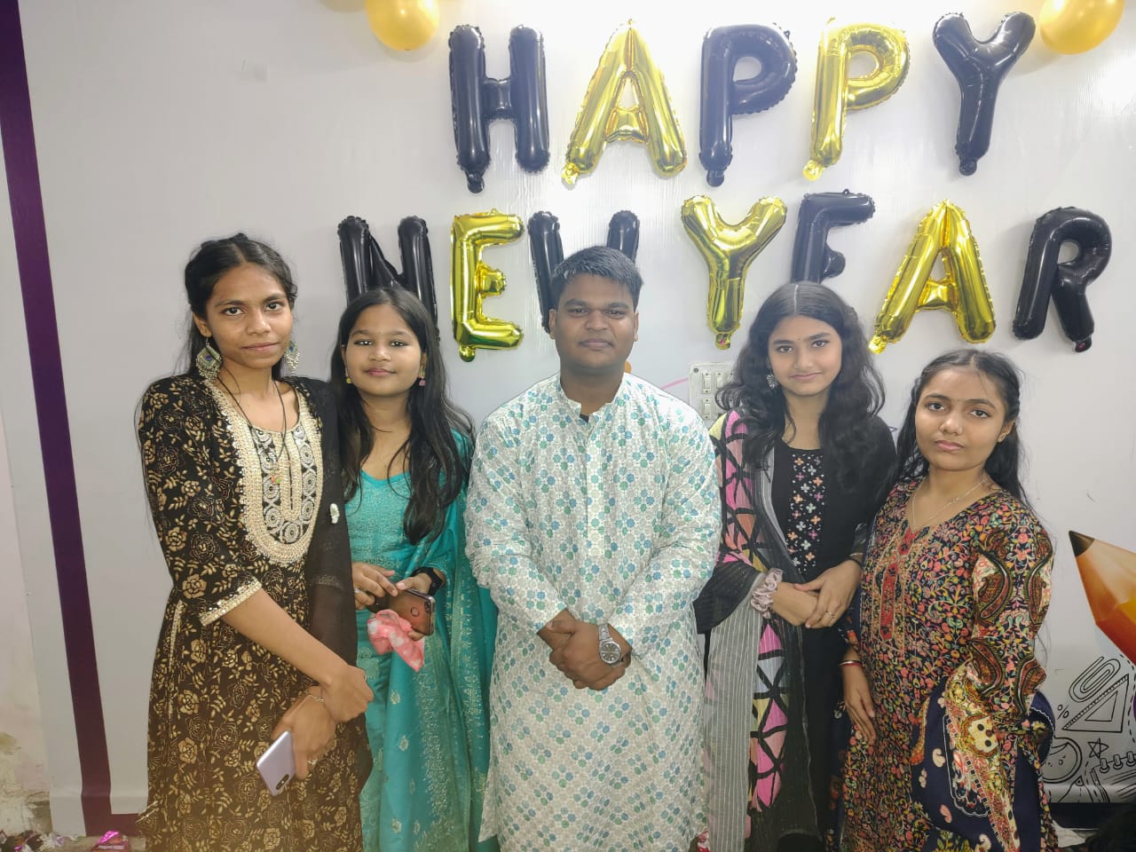 Roy's Coaching Classes Delhi — Jubilant Students and Staff